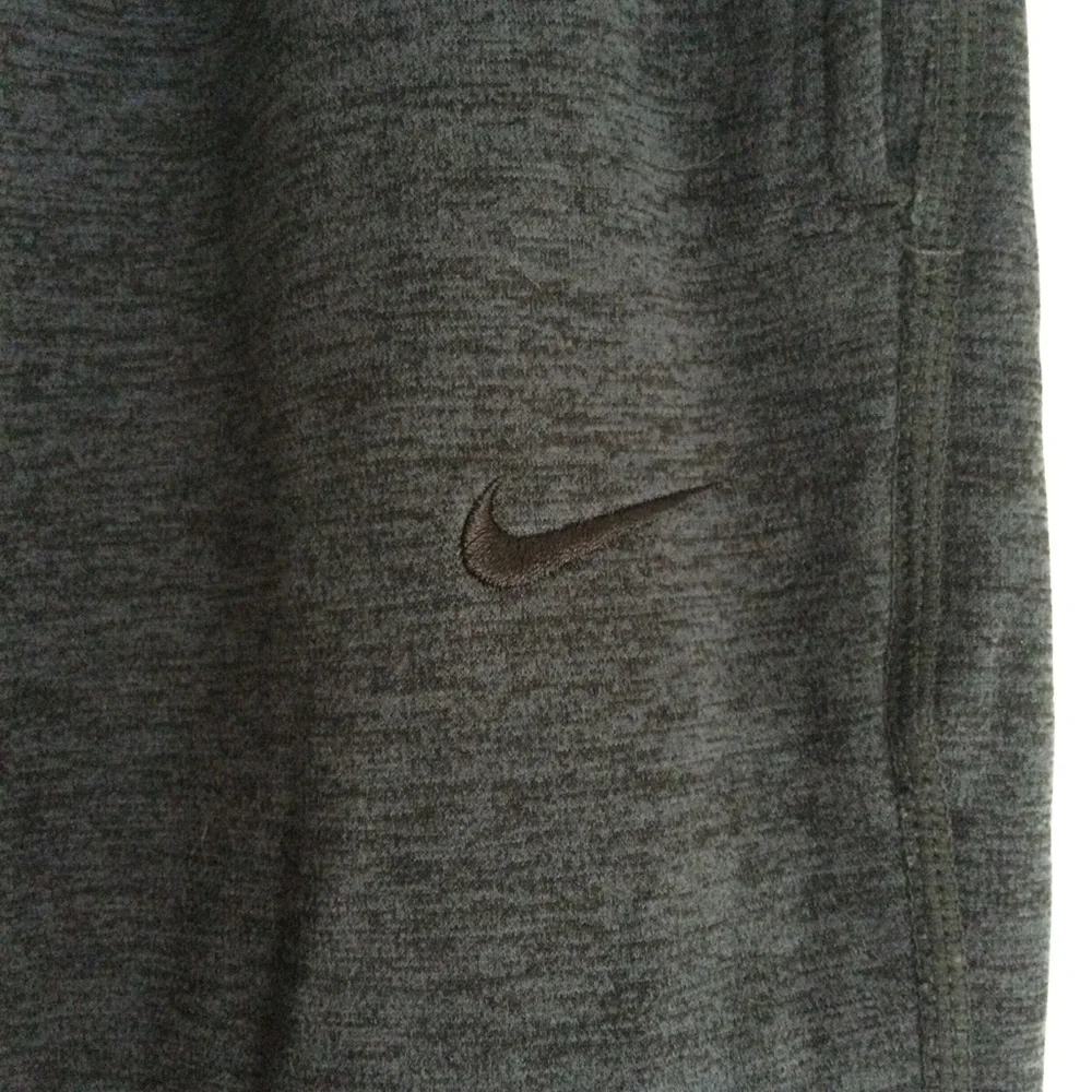 NIKE Women’s Therma All Time Training Pants Gray Sz Medium